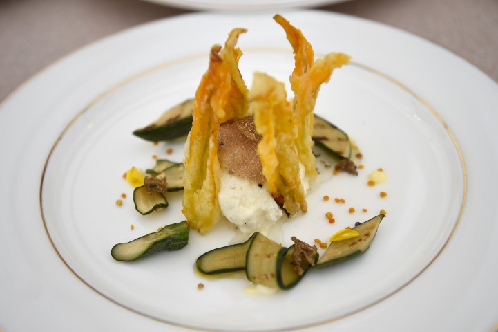 700065097 AJ 8947 7FFB338F1A508538EAE927186F9C3614